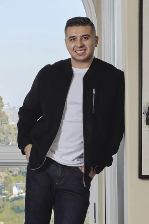 Saul Mateo Ruvalcaba headshot